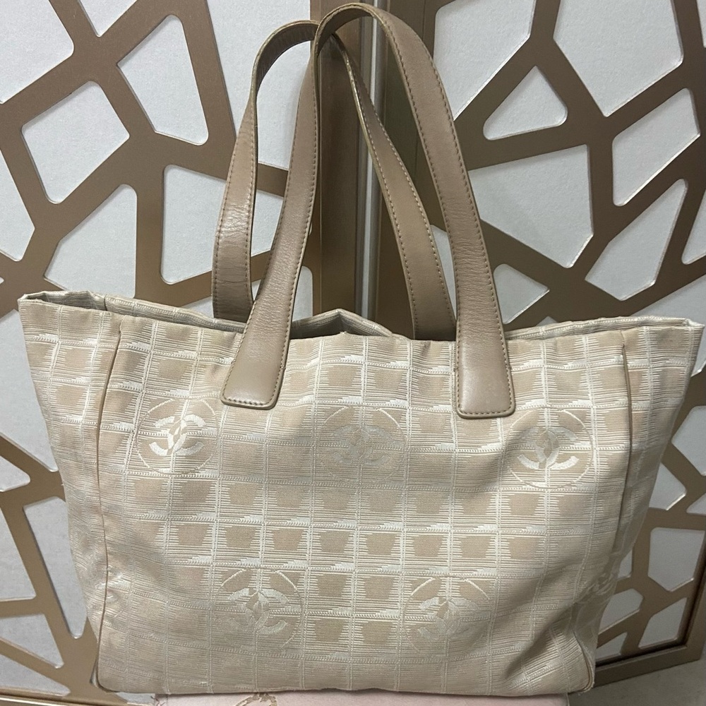 Chanel tote bag